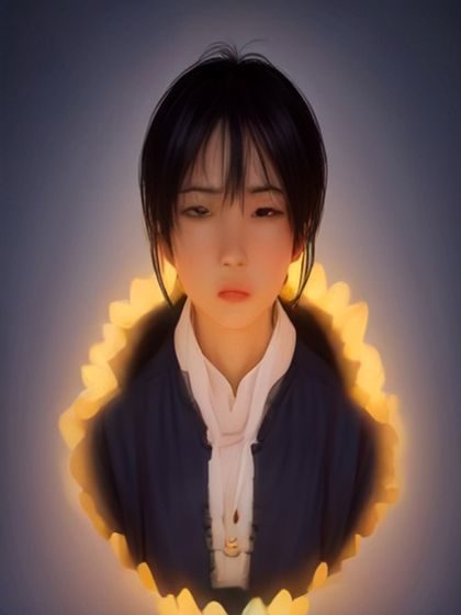 精致妆容与配饰搭配展示，金色细链项链搭配红唇妆容，整体呈现美女性感而克制的高级感，暖色调灯光氛围